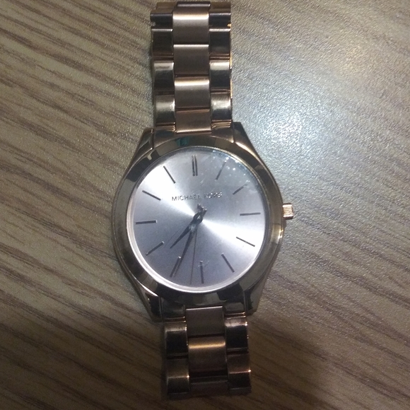Michael kors rose gold watch